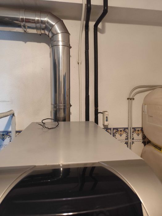 Caldeira a Gasóleo Ferroli + Depósito 750 L