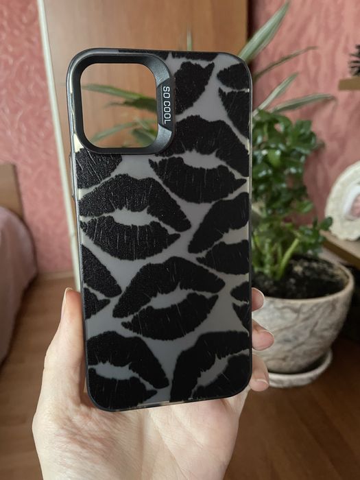 Чохол на айфон 12