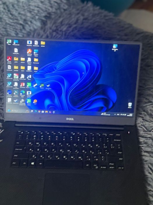 Ноутбук DELL робой в хорошому стані
