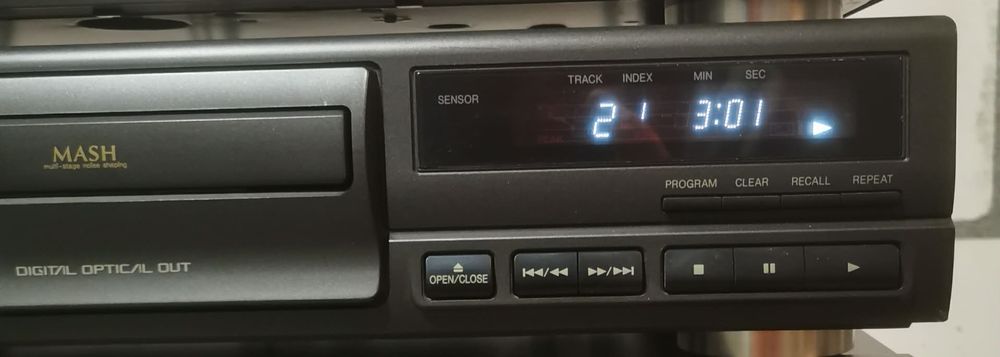 Odtwarzacz CD Technics SL-PG490 pilot