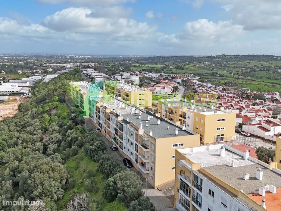 Apartamento T2 na Zona do Chinicato em Lagos, com Lugar de Garagem ...