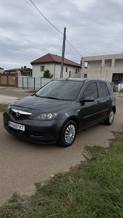 Mazda 2 . Год 2006