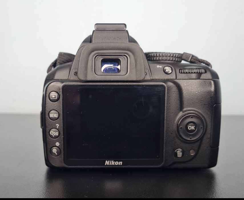 Дзеркальный фотоапарат Nikon-3100 +kit обектив 18-55 + сумка Lowepro