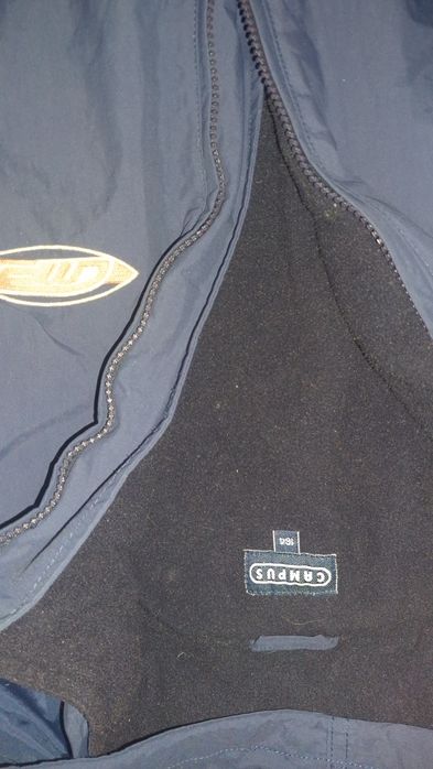 Демісезонна куртка фірми Campus