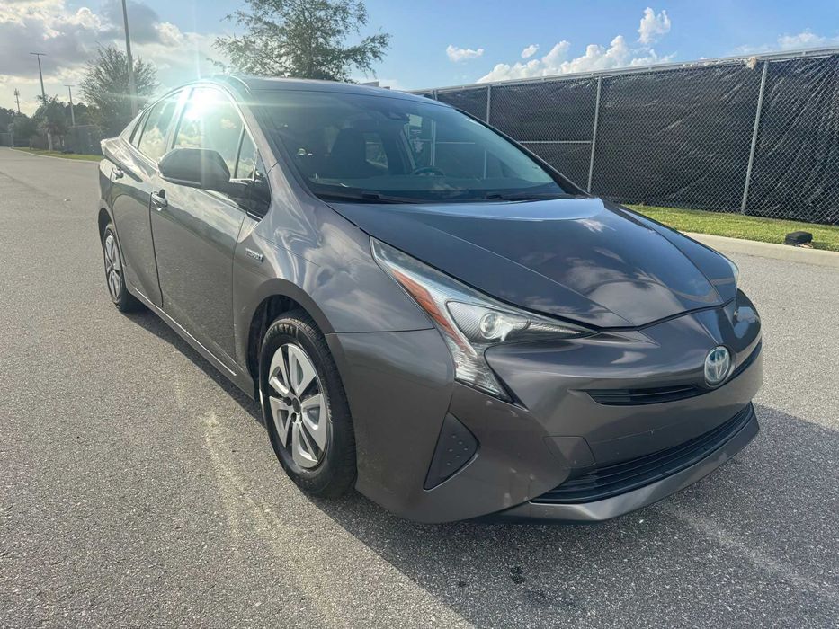 Toyota Prius      2016