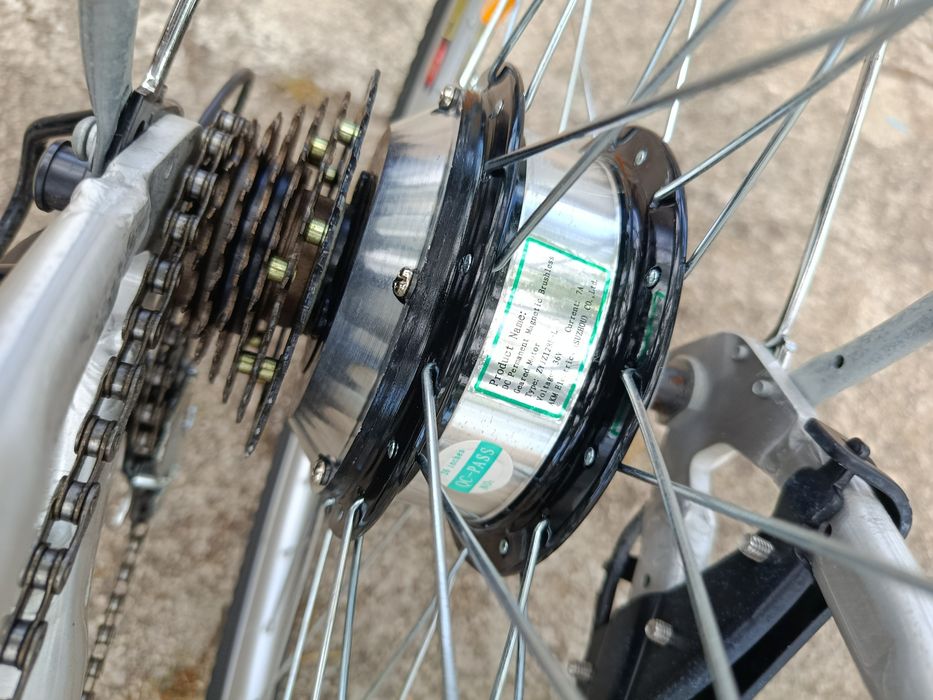 Bicicleta elétrica 36v roda 26 7 velocidades.