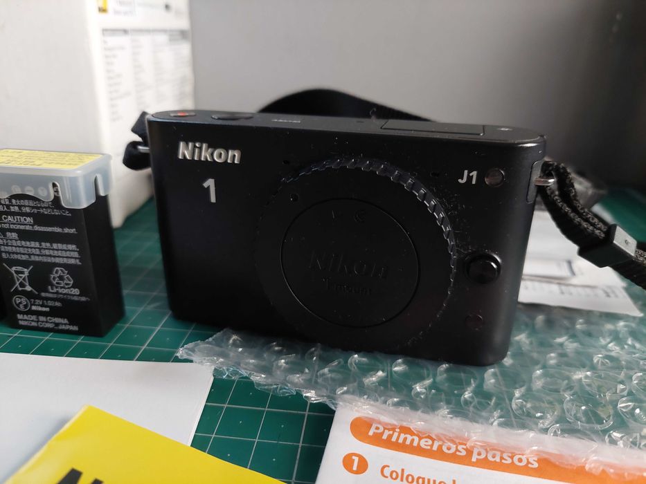 Câmara Nikon 1 J1 câmara Corpo e baterias e carregador