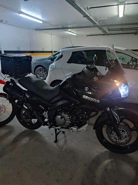V Strom DL 650 em excelente estado