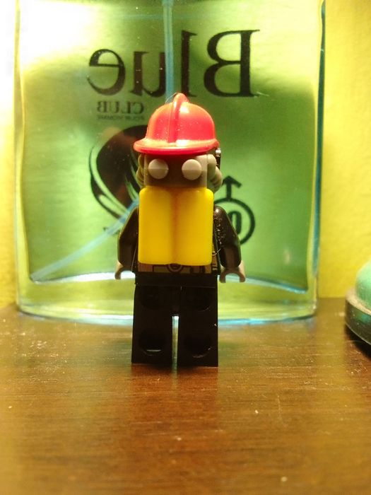 Figurka LEGO Strażak