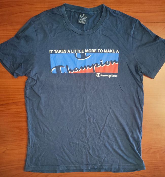 Champion T-Shirt – klasyczny streetwear