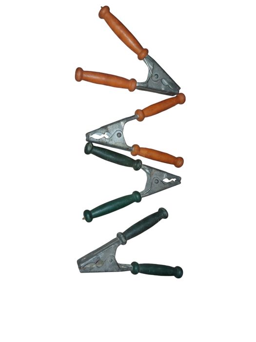 Klamerki np. Do przewodów zapłonowych