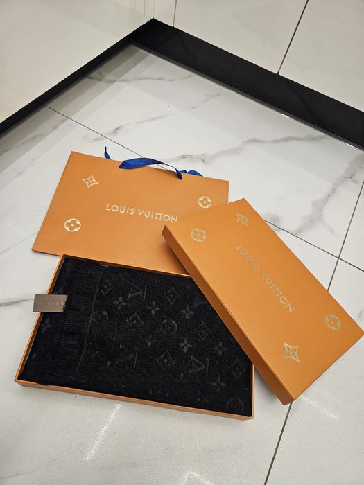 Piękny szalik Louis Vuitton