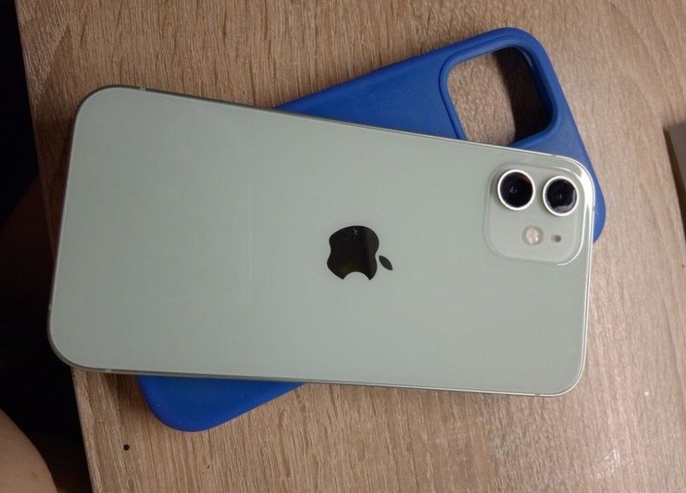 айфон 12, в отличном состоянии
