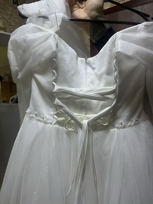 Продается свадебный наряд(платье,шубка,кольца)