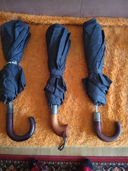 Крепкий мужской зонт