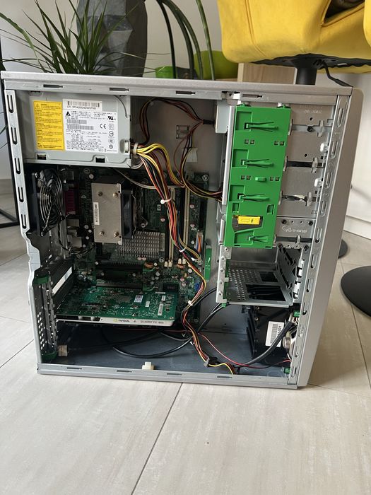 Komputer stacja robocza HP xw4600 / Core 2 Duo / Quadro FX 1800 / Na części lub do odratowania