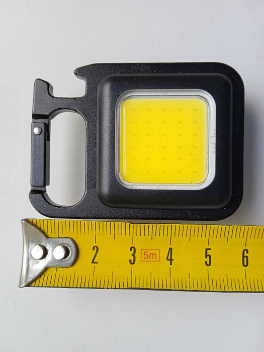 очень яркий компактный фонарик на аккумуляторе