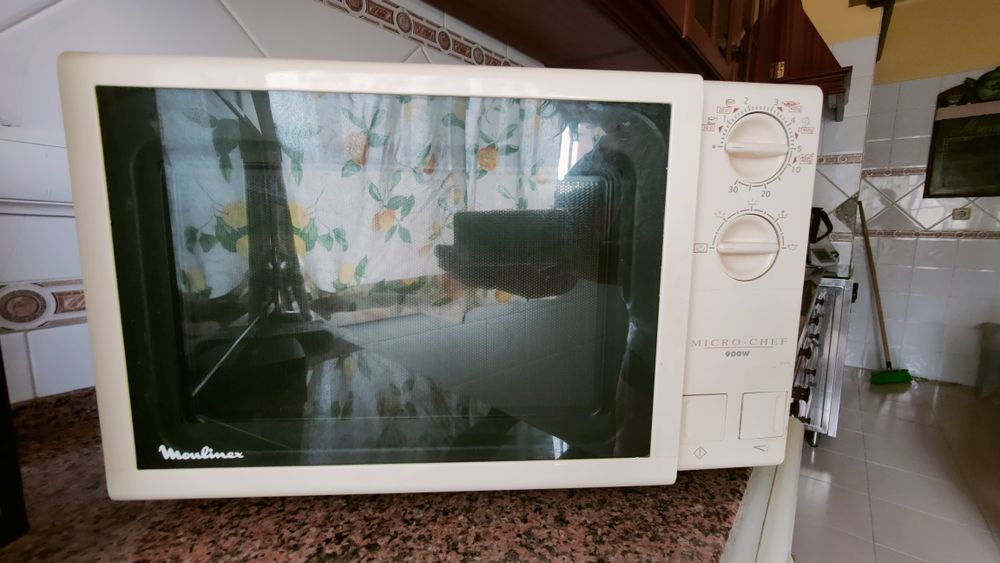 Micro-ondas Moulinex Micro-Chef 900W (Modelo 2M900PP0D)