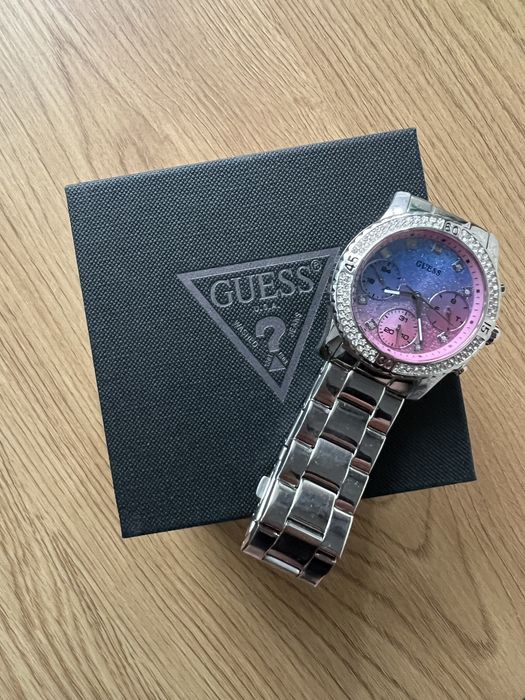 Годинник жіночий GUESS W0774L1