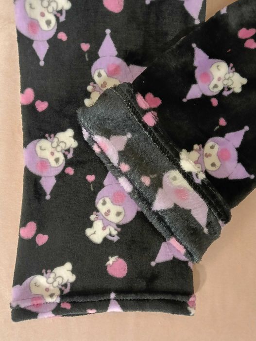 Czarne spodnie polarowe Kuromi z Hello Kitty rozmiar M dla młodzieży