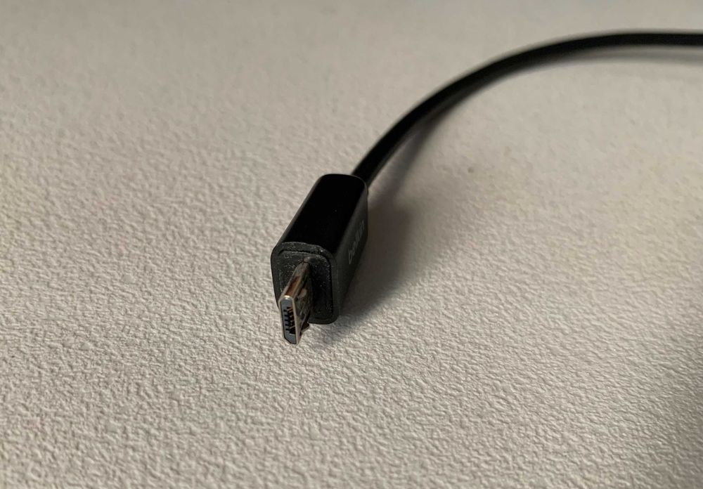 Cabo Adaptador USB - MicroUSB