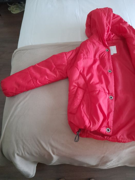 Blusão de senhora com capuz