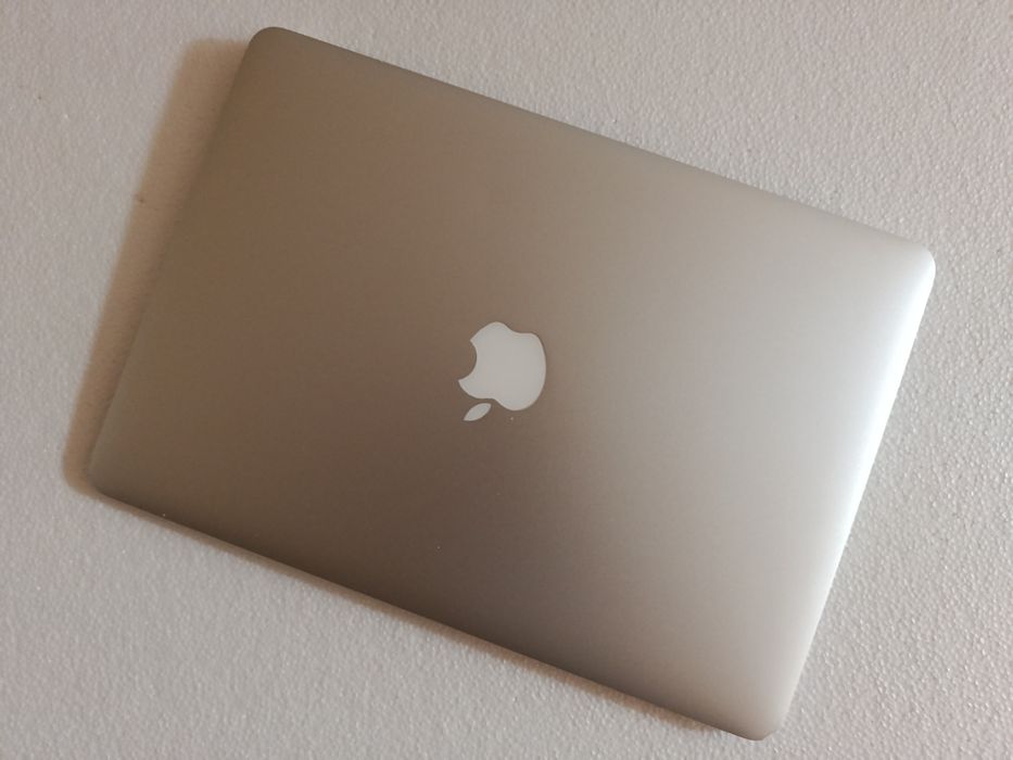 MacBook Air 13" (Early 2015) 8/128