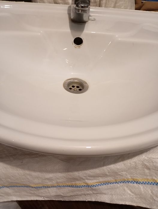 Раковина керамическая 65см