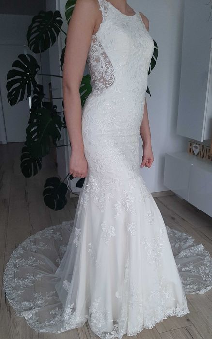 Suknia ślubna rybka z długim trenem