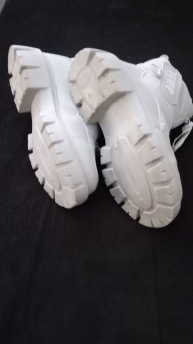 Kozaczki trapery  rozm 38 złamana biel