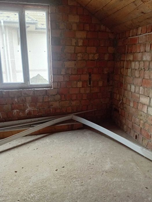 Продам новобудову в Горішних Шерівцях 250 м.кв.