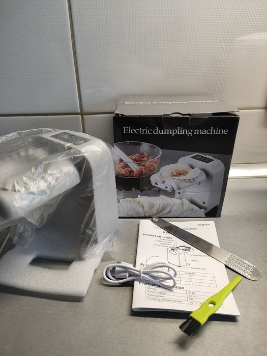 Maszynka do robienia pierogów nowa