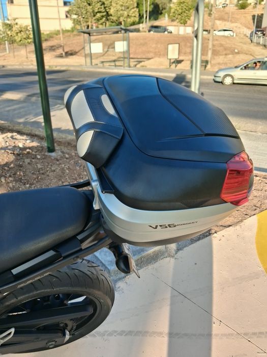CB500X mota impecavel sempre bem assistida com mala da GIVI com capacidade 2 capacetes