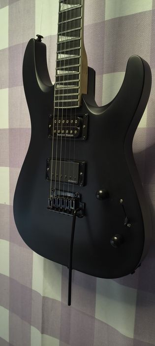 Продам электрогитару