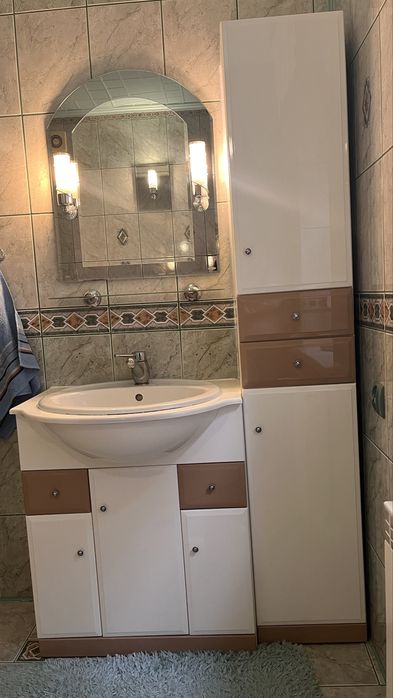 Zestaw mebli łazienkowych