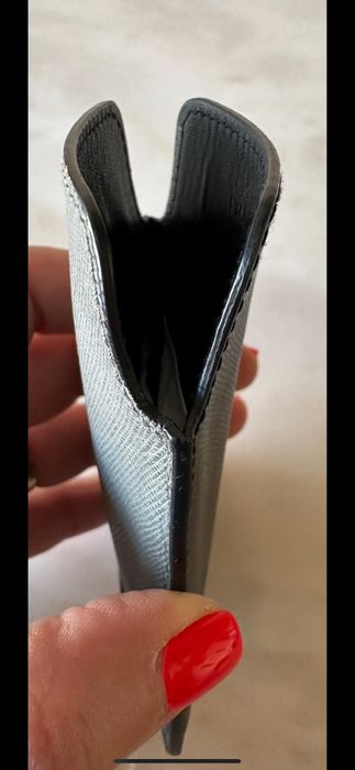 Bolsa em pele cinzenta da Prada