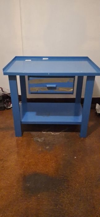 Banca ou mesa em aço Galvanizado com uma gaveta