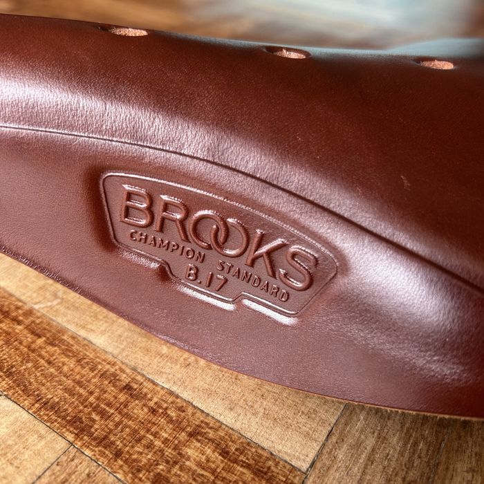 Selim Brooks B17 novo + Brooks Proofide