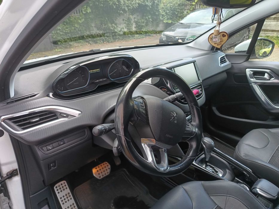 Peugeot 2008 1,2 bogata wersja