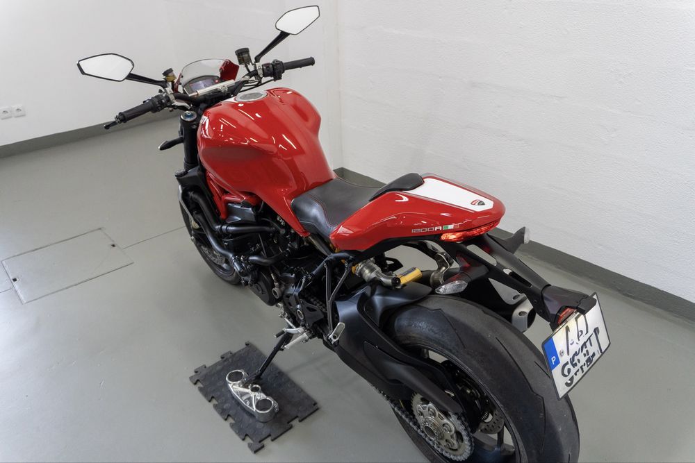 Ducati Monster 1200 R 2017 (financiamento disponível)