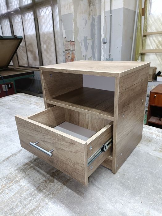 Тумби приліжкові.