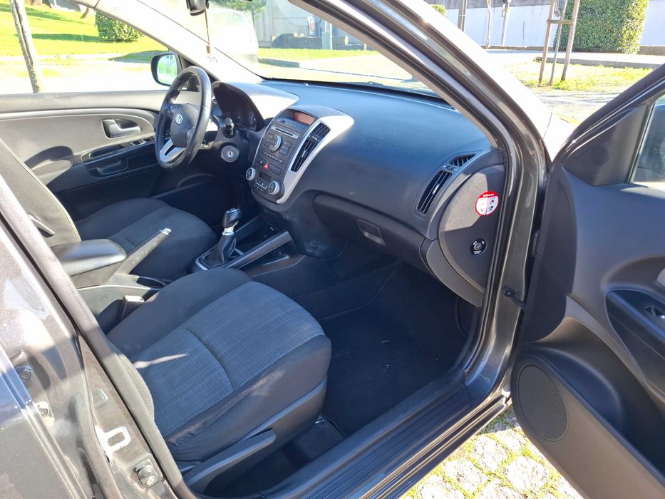 Kia Ceed SW 1.6 CRDi EX | 2010 | 255.000 km