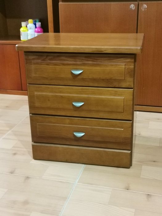 Mesa Cabeceira de 3 gavetas