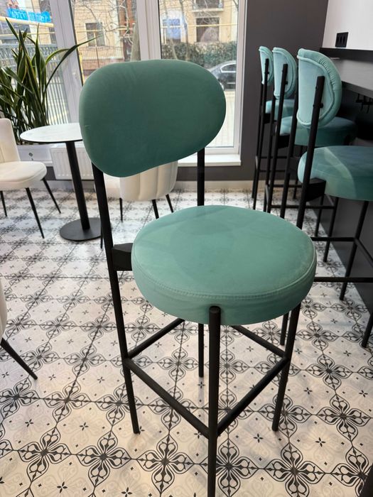 Барний стілець ( є 5 штук)