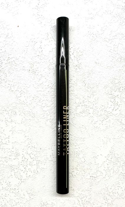 Maybelline Tattoo Liner Ink Pen eyeliner w pisaku 880 JET Black czarny
