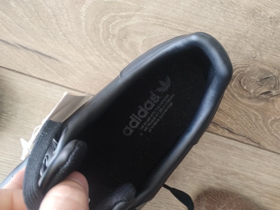 Кроссовки Адидас