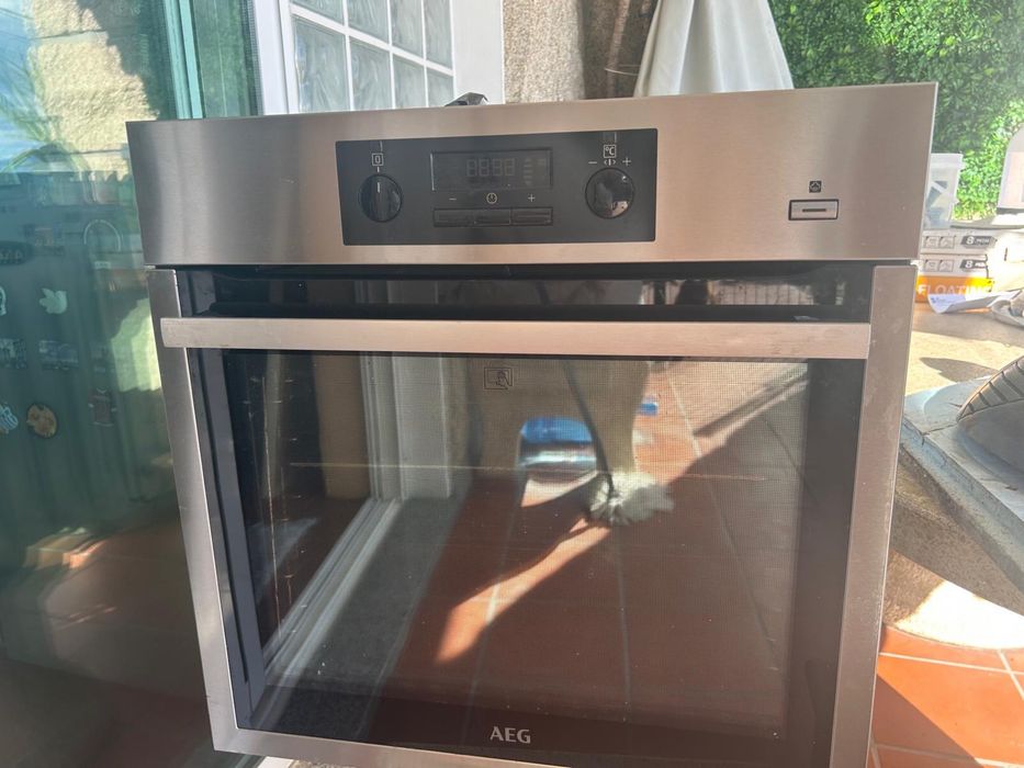 Forno AEG cinzento
