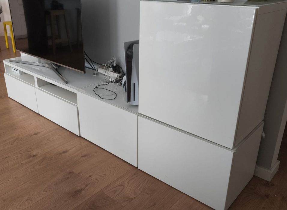Móvel TV IKEA BESTÅ com Tampo de Vidro – Branco (Ótimo Estado)