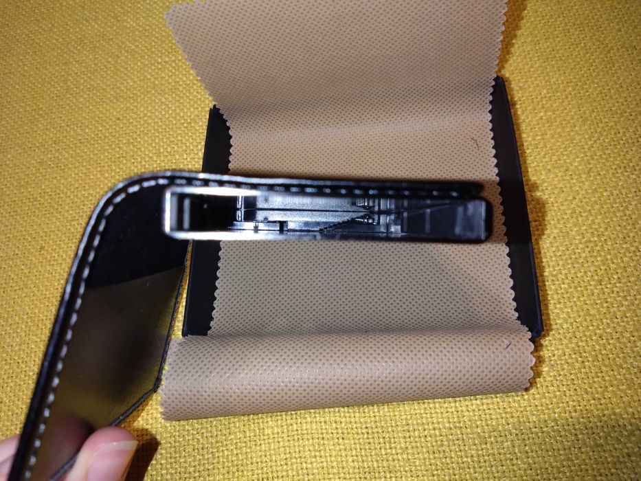 Skórzane etui na karty RFID