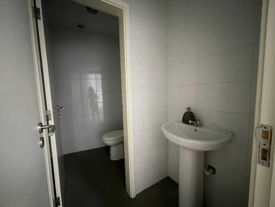 LOJA 240M2 Arrendamento Amadora